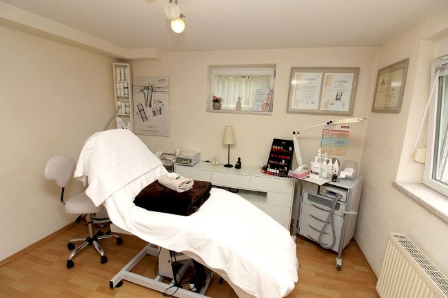 hs21-8986-kosmetikstudio_1200x800